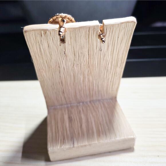 Boutique New Aurora Borealis cluster rhinestone earrings - Picture 4 of 6